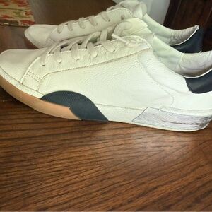 Stylish White and Black Men's Sneakers